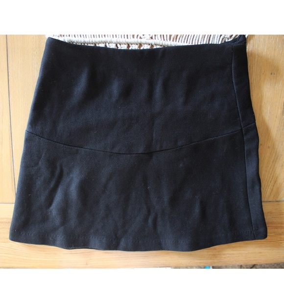 Zara Thick Textured Mini Skirt Small Preowned - Picture 5 of 6